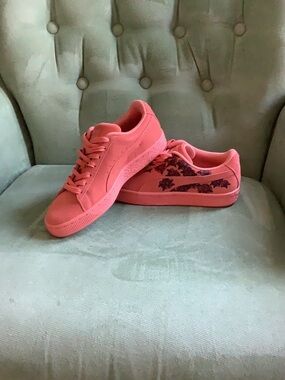 Puma Pink Suede Sneakers with Floral Formstrip (New)